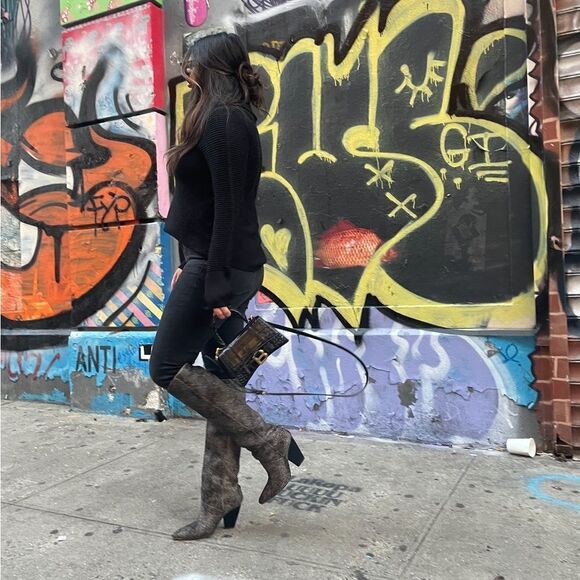 Black high rise jeans - Picture 3 of 3